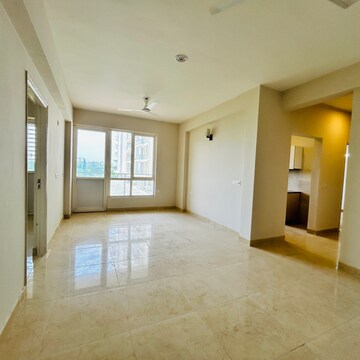 Living Room in 3.5 BHK Apartment at Sector 63 – for Rent
