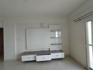 Furnished Amenities in 2 BHK Apartment at Saideep Hulas, Old Madras Road – for Rent