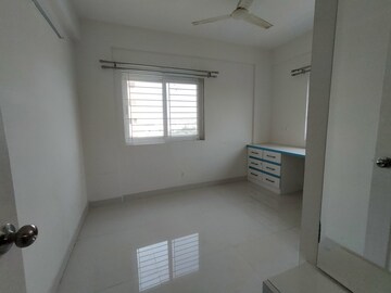 Room in 2 BHK Apartment at Saideep Hulas, Old Madras Road – for Rent