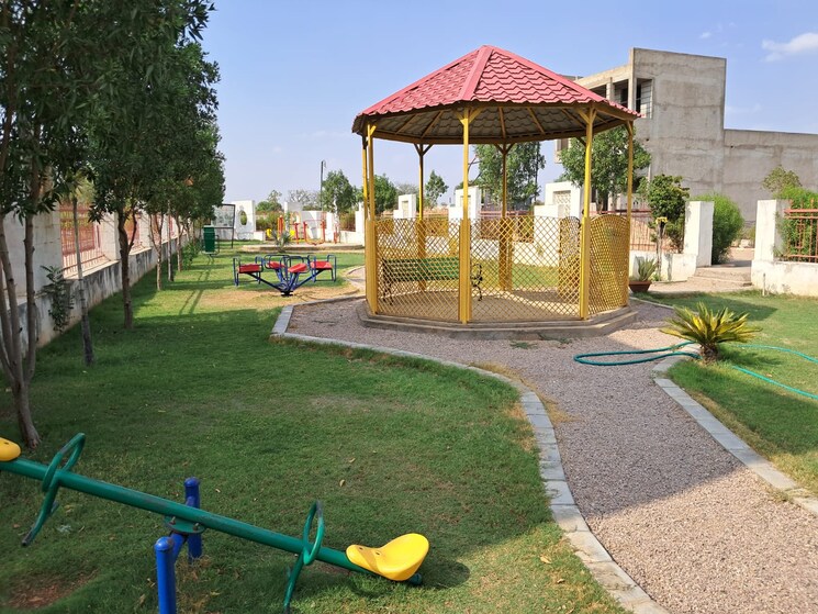 Garden, arg-puram  245 Sq.Yd. Plot In Agra Road Jaipur 8185682