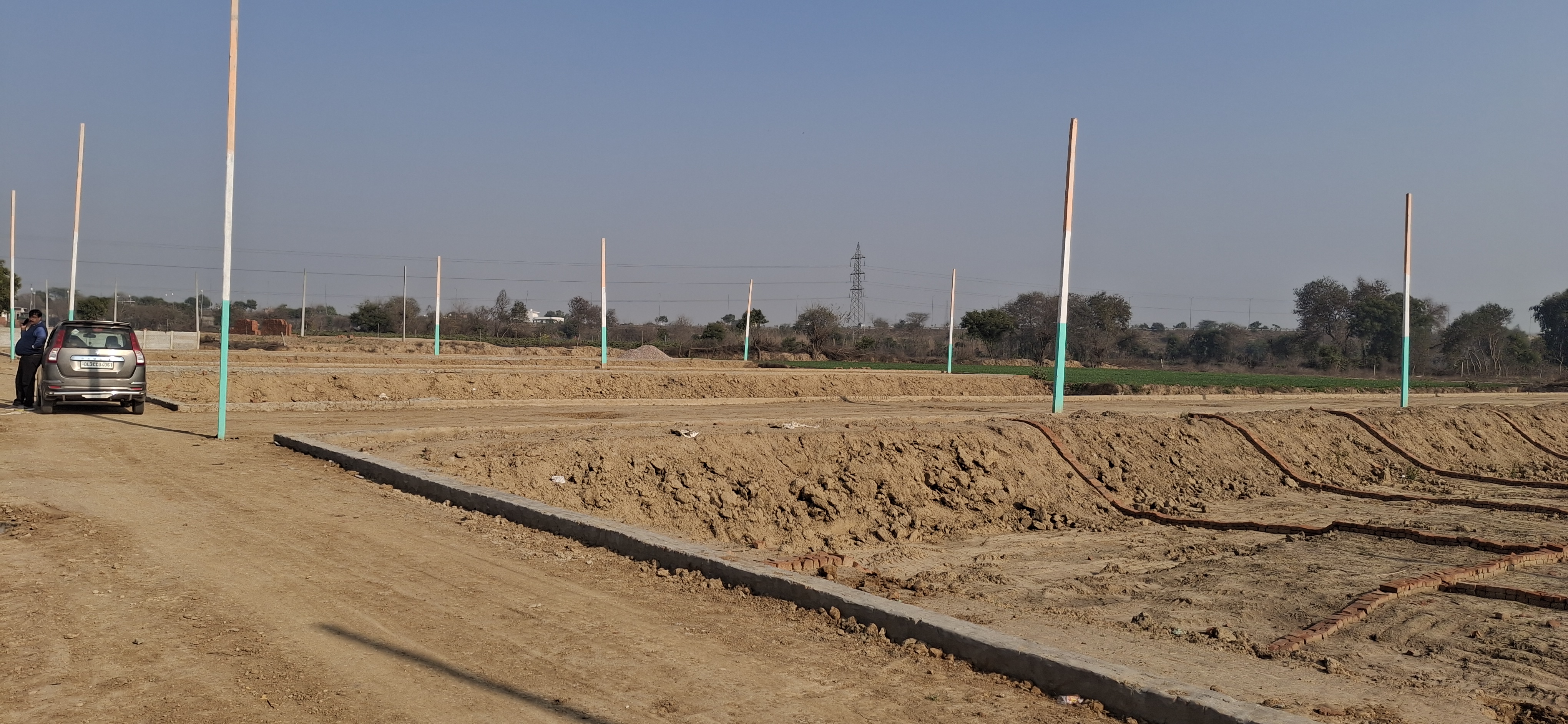 Plot For Sale in Mk Propty 