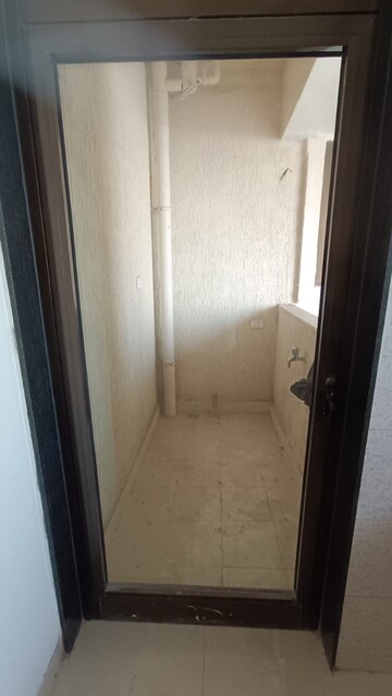 Bathroom in 3 BHK Apartment at Celestia Spaces, Sewri – for Rent