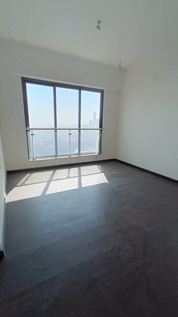 Room in 3 BHK Apartment at Celestia Spaces, Sewri – for Rent