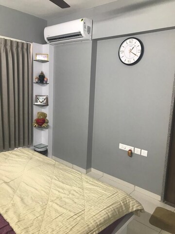 Room in 3 BHK Apartment at Gala Orchid Sky, Shela – for Rent