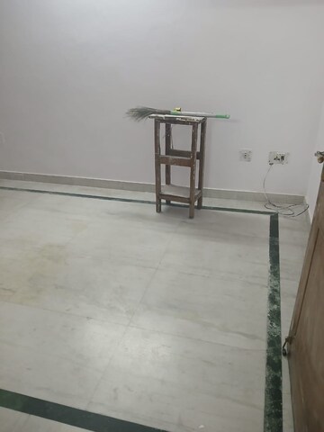 Room in 2 BHK Builder Floor at RWA Apartments Sector 19, Sector 19 – for Rent
