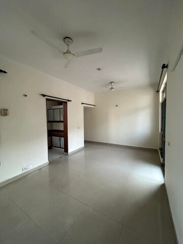 Room in 3 BHK Apartment at Pitampura – for Rent