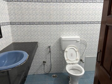 Furnished Amenities in  Office Space at Jankipuram Extension – for Rent