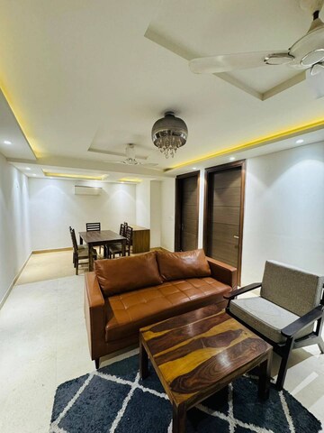 Living Room in 2.5 BHK Apartment at Pitampura – for Rent