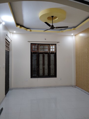 Room in 2 BHK Independent House at Jankipuram – for Rent