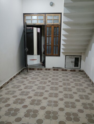 Room in 2 BHK Independent House at Jankipuram – for Rent
