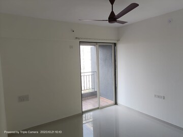 Room in 2 BHK Apartment at Shubh Evan, Mundhwa – for Rent