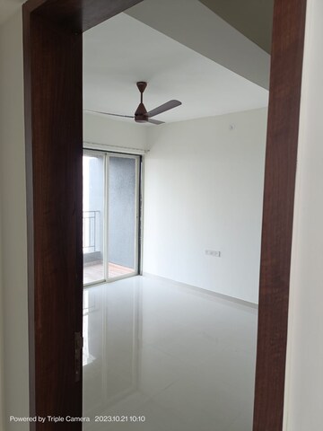 Room in 2 BHK Apartment at Shubh Evan, Mundhwa – for Rent