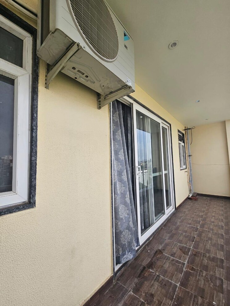 Balcony, sector 65 4 Bedroom 4000 Sq.Ft. Apartment In Sector 65 Gurgaon 8186001