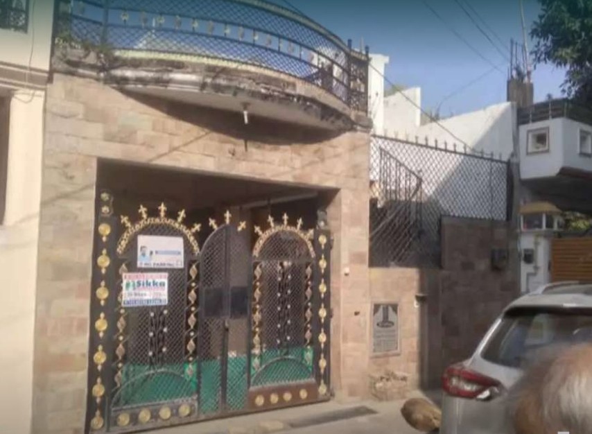 3 BHK + Extra Room Independent House For Sale in Aliganj Near Ram Ram Bank