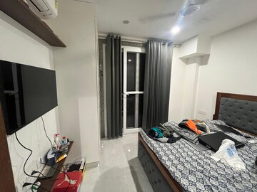 Bedroom in 2 BHK Builder Floor at Sector 43 – for Rent