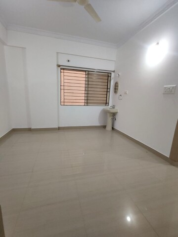 Room in 2 BHK Apartment at Hsr Layout – for Rent