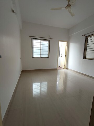 Room in 2 BHK Apartment at Hsr Layout – for Rent