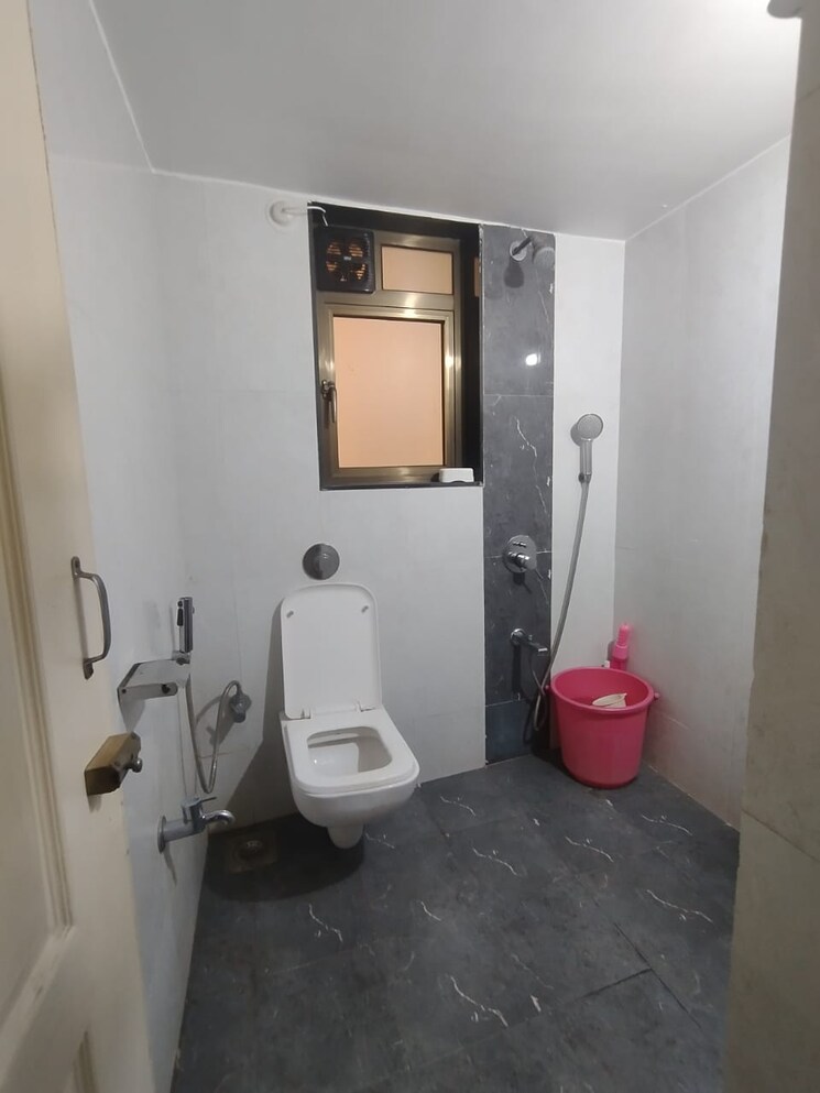 Bathroom, shree-satya-shankar-residency 2.5 Bedroom 800 Sq.Ft. Apartment In Manpada Thane 8186146