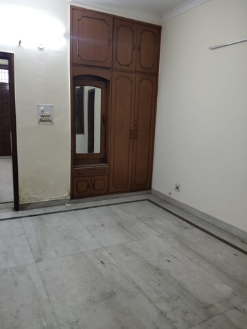 Room in 2 BHK Builder Floor at RWA Apartments Sector 41, Sector 41 – for Rent