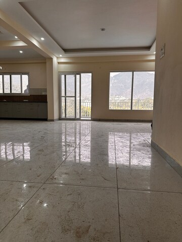 Room in 4 BHK Apartment at Rajpur Road – for Sale