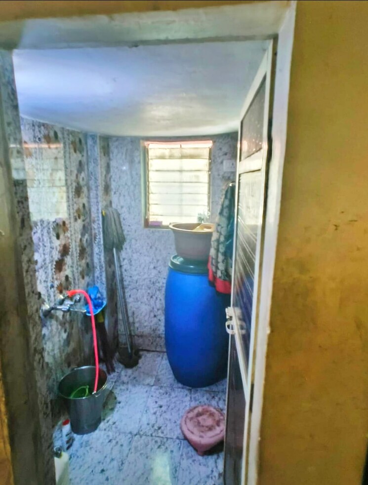 Bathroom, vakratunda-apartment-virar 1.5 Bedroom 450 Sq.Ft. Apartment In Virar East Palghar 8186207