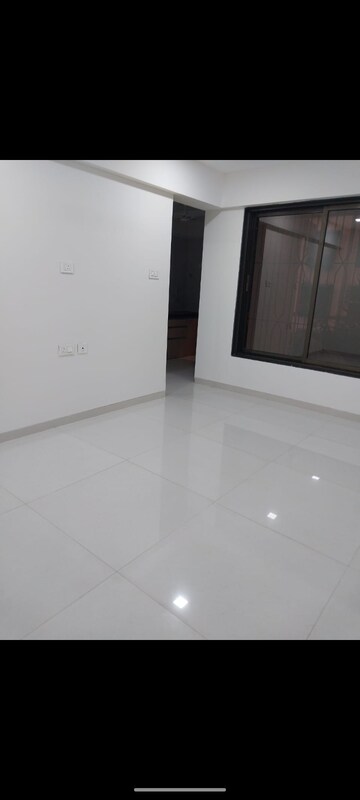 Room in 2 BHK Apartment at Kripa Bliss, Vikhroli East – for Rent