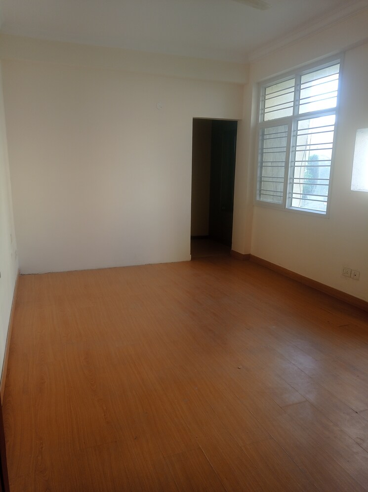 Bedroom, vaibhav khand 4 Bedroom 2000 Sq.Ft. Apartment In Vaibhav Khand Ghaziabad 8186260