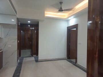 Room in 2.5 BHK Apartment at Mahagun Mirabella, Sector 79 – for Sale