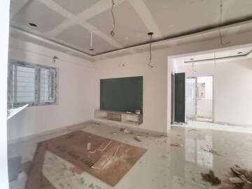 Room in 2 BHK Apartment at Madhapur – for Rent