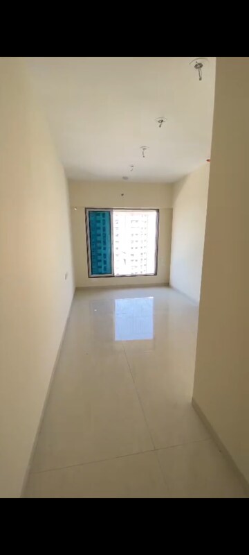 1 BHK Apartment For Rent in Hirani Om Sukhkarta Heights, Vikhroli East