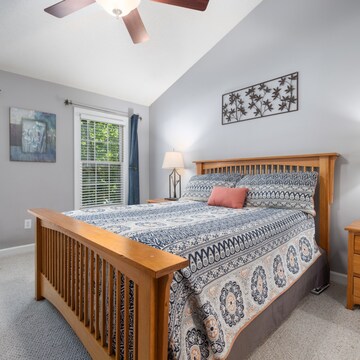 Bedroom in 3.5 BHK Builder Floor at Sector 37 – for Rent