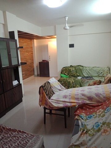 Bedroom in 1 BHK Apartment at Oshiwara Basera CHS, Andheri West – for Rent