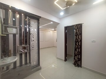 Room in 2 BHK Apartment at Ten Madhapur, Madhapur – for Rent