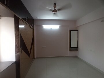 Room in 2 BHK Apartment at Ten Madhapur, Madhapur – for Rent