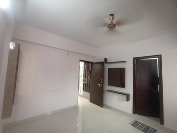 Room in 2 BHK Apartment at Ten Madhapur, Madhapur – for Rent