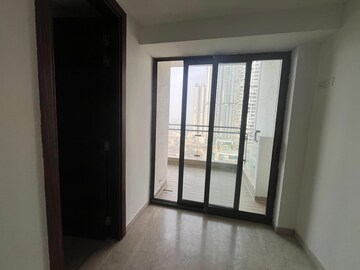Room in 4 BHK Apartment at M3M Golf Estate, Sector 65 – for Rent