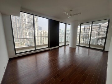 Room in 4 BHK Apartment at M3M Golf Estate, Sector 65 – for Rent