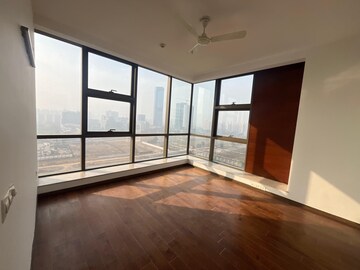 Room in 4 BHK Apartment at M3M Golf Estate, Sector 65 – for Rent