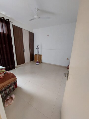 Room in 3 BHK Builder Floor at Vatika Primrose Floors, Sector 82 – for Rent