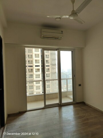 3 BHK Apartment For Rent in Omkar Alta Monte, Malad East