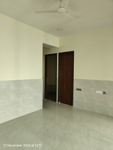Room in 3 BHK Apartment at Omkar Alta Monte, Malad East – for Rent