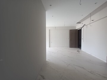 Room in 3 BHK Apartment at Santacruz West – for Rent