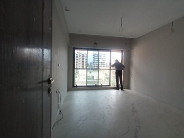 Room in 3 BHK Apartment at Santacruz West – for Rent
