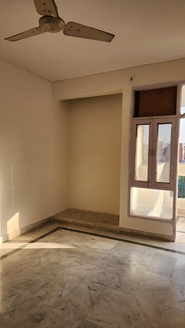 Room in 3 BHK Apartment at Prerna Apartment, Sector 56 – for Rent