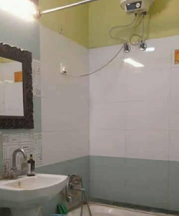 Bathroom in 1 RK Builder Floor at Aliganj – for Rent