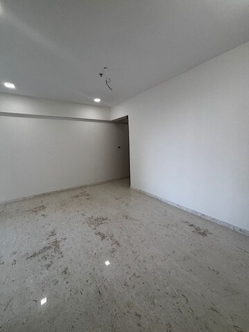 Room in 3 BHK Apartment at Ekta Tripolis, Goregaon West – for Rent
