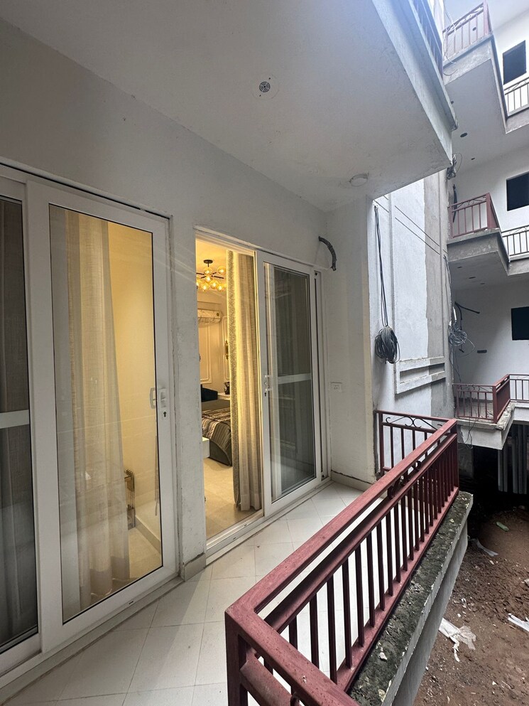 Balcony, peer mucchalla 3 Bedroom 1500 Sq.Ft. Apartment In Peer Mucchalla Zirakpur 8186527