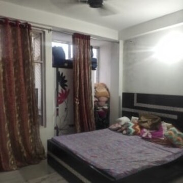 Bedroom in 3 BHK Builder Floor at DLF Vibhuti Khand, Gomti Nagar – for Rent