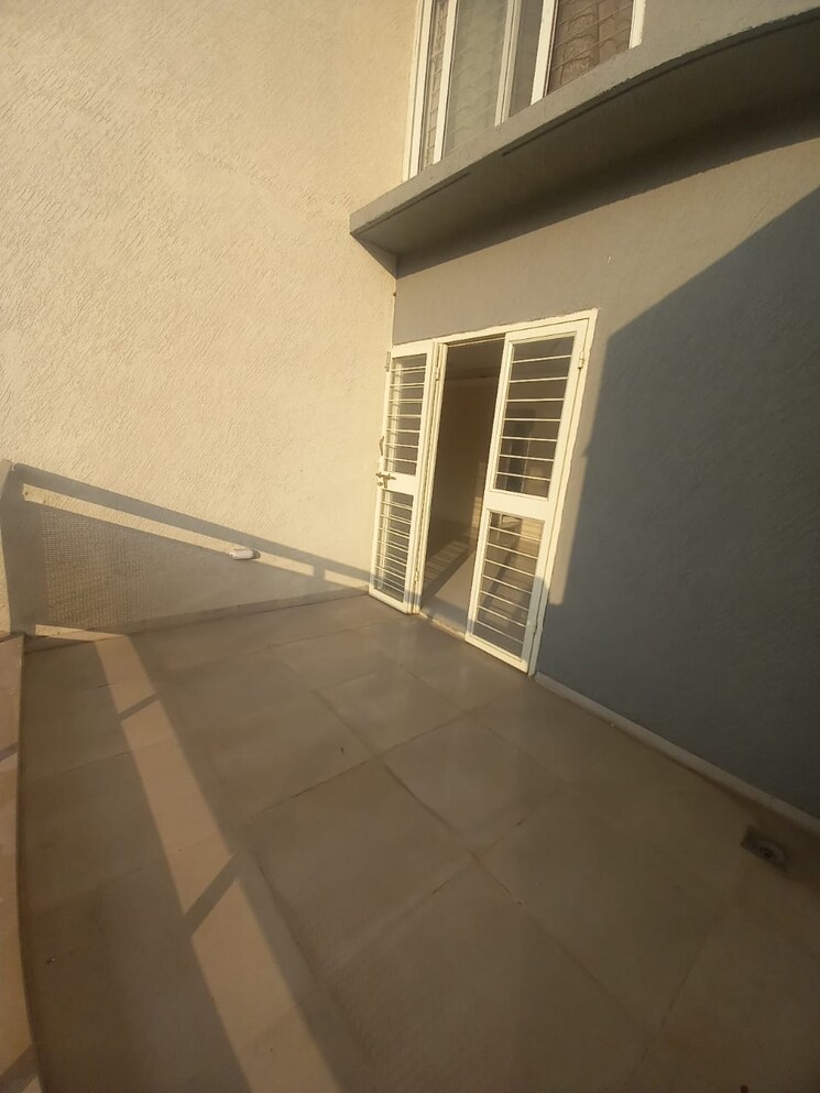 Balcony, goel-ganga-legend 3 Bedroom 1250 Sq.Ft. Apartment In Bavdhan Pune 8186528