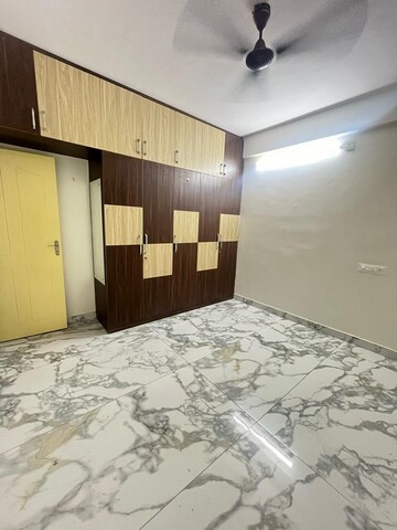 Bedroom in 2 BHK Apartment at Halasuru – for Rent